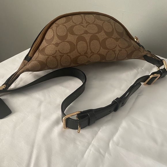 Disney X Coach Limited Edition belt bag with Snow White 🔥SALE🔥 - Picture 7 of 11